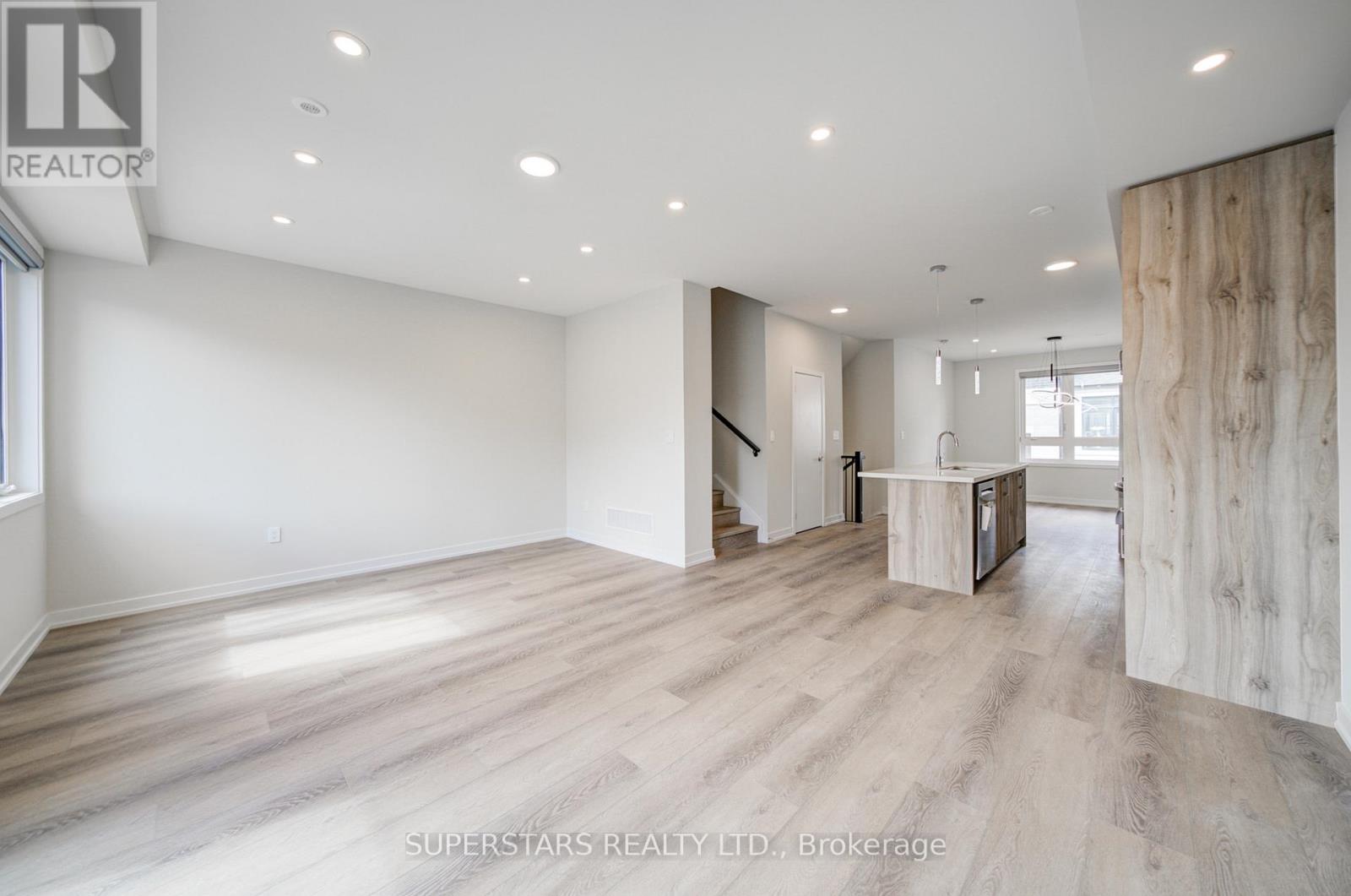 12 Chapple Lane, Richmond Hill, Ontario  L4B 0J4 - Photo 19 - N12883440