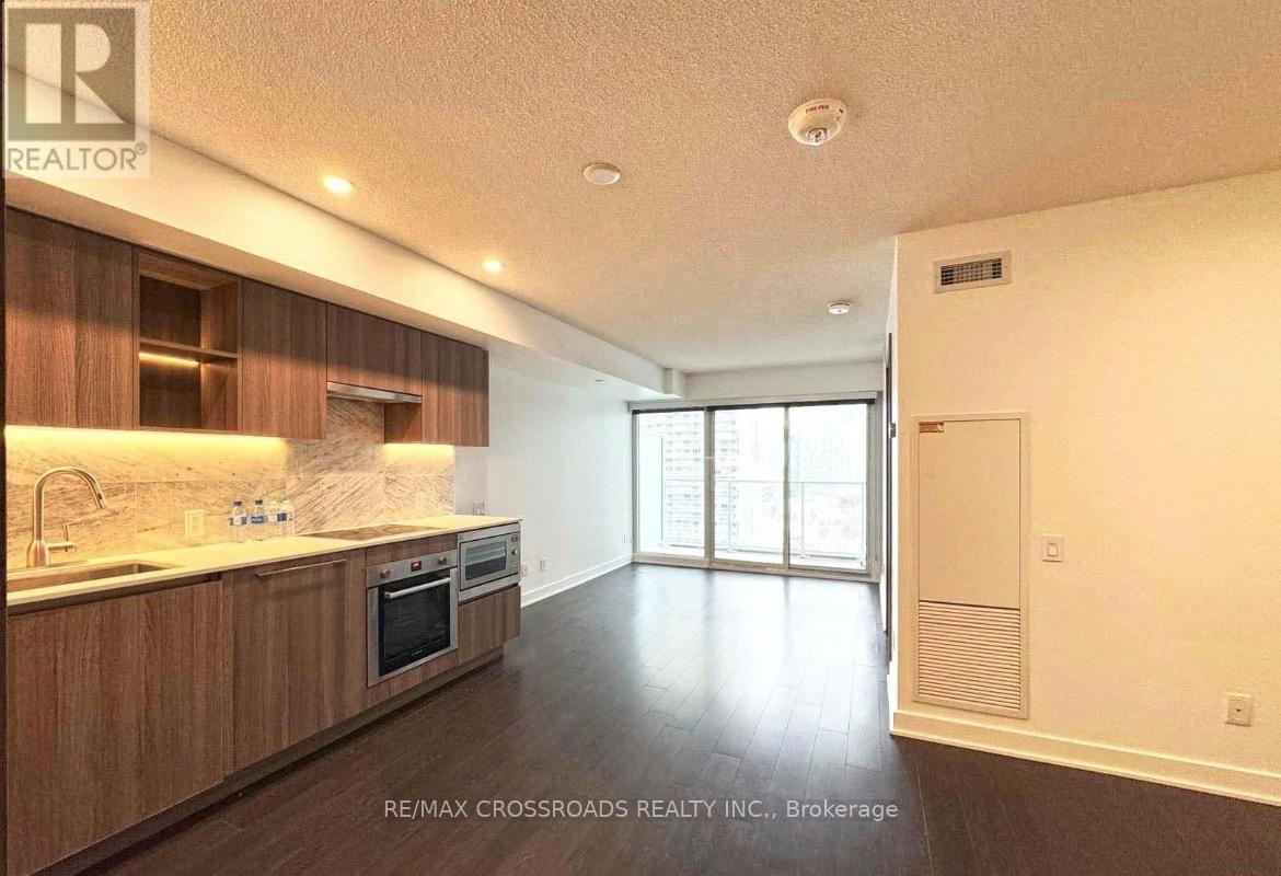 2008 - 19 Bathurst Street, Toronto, Ontario  M5V 0N2 - Photo 4 - C12962398