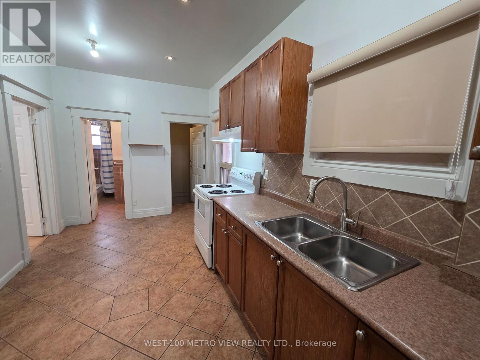 1733 Dufferin Street, Toronto, Ontario  M6E 3N9 - Photo 3 - C12962412