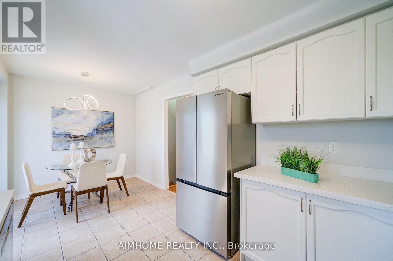 27 Warrington Way, Markham, Ontario  L6C 0B9 - Photo 13 - N12962400