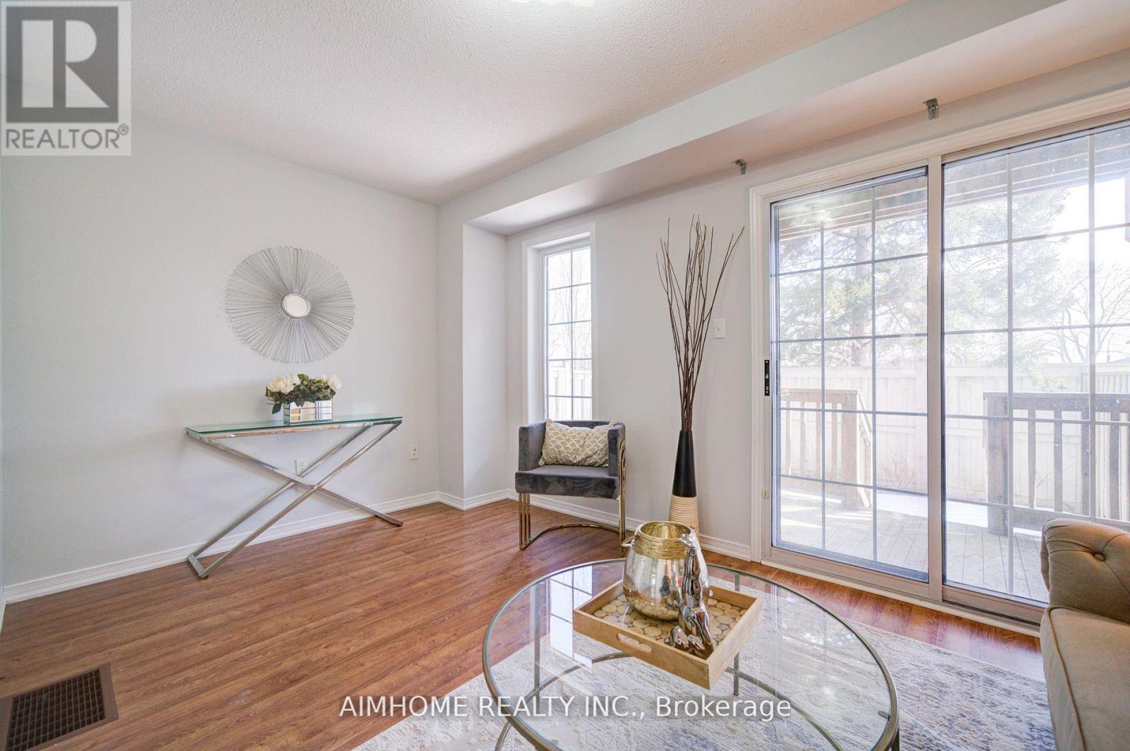 27 Warrington Way, Markham, Ontario  L6C 0B9 - Photo 8 - N12962400