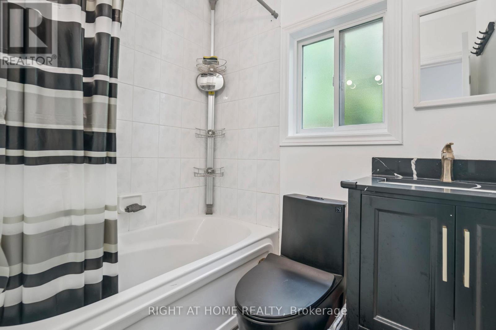 2343 Mountainside Drive, Burlington, Ontario  L7P 1C1 - Photo 29 - W12962410