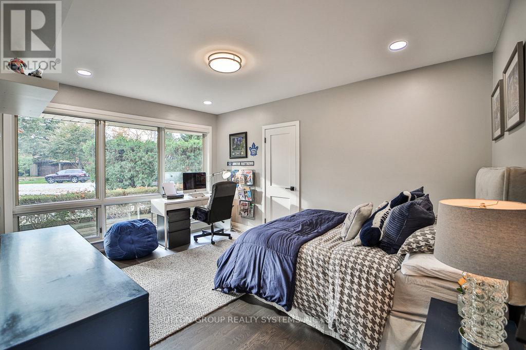 3 Twyford Court, Toronto, Ontario  M9A 1W7 - Photo 16 - W12962414