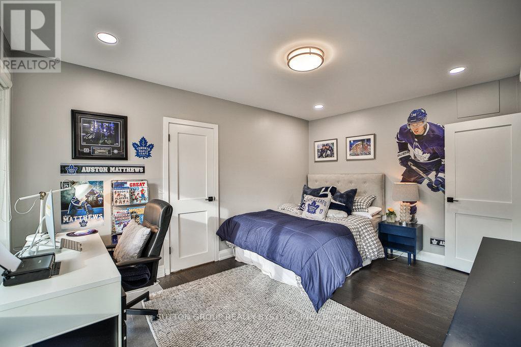 3 Twyford Court, Toronto, Ontario  M9A 1W7 - Photo 17 - W12962414