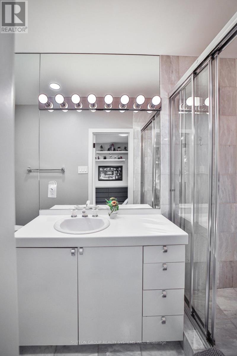 3 Twyford Court, Toronto, Ontario  M9A 1W7 - Photo 20 - W12962414