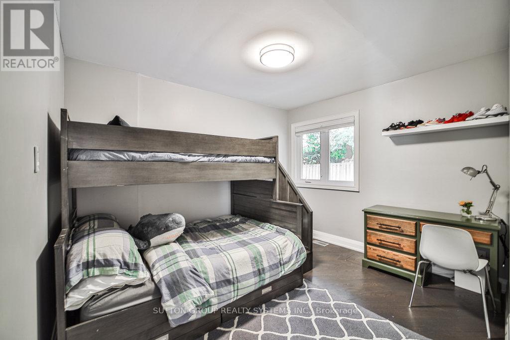 3 Twyford Court, Toronto, Ontario  M9A 1W7 - Photo 21 - W12962414