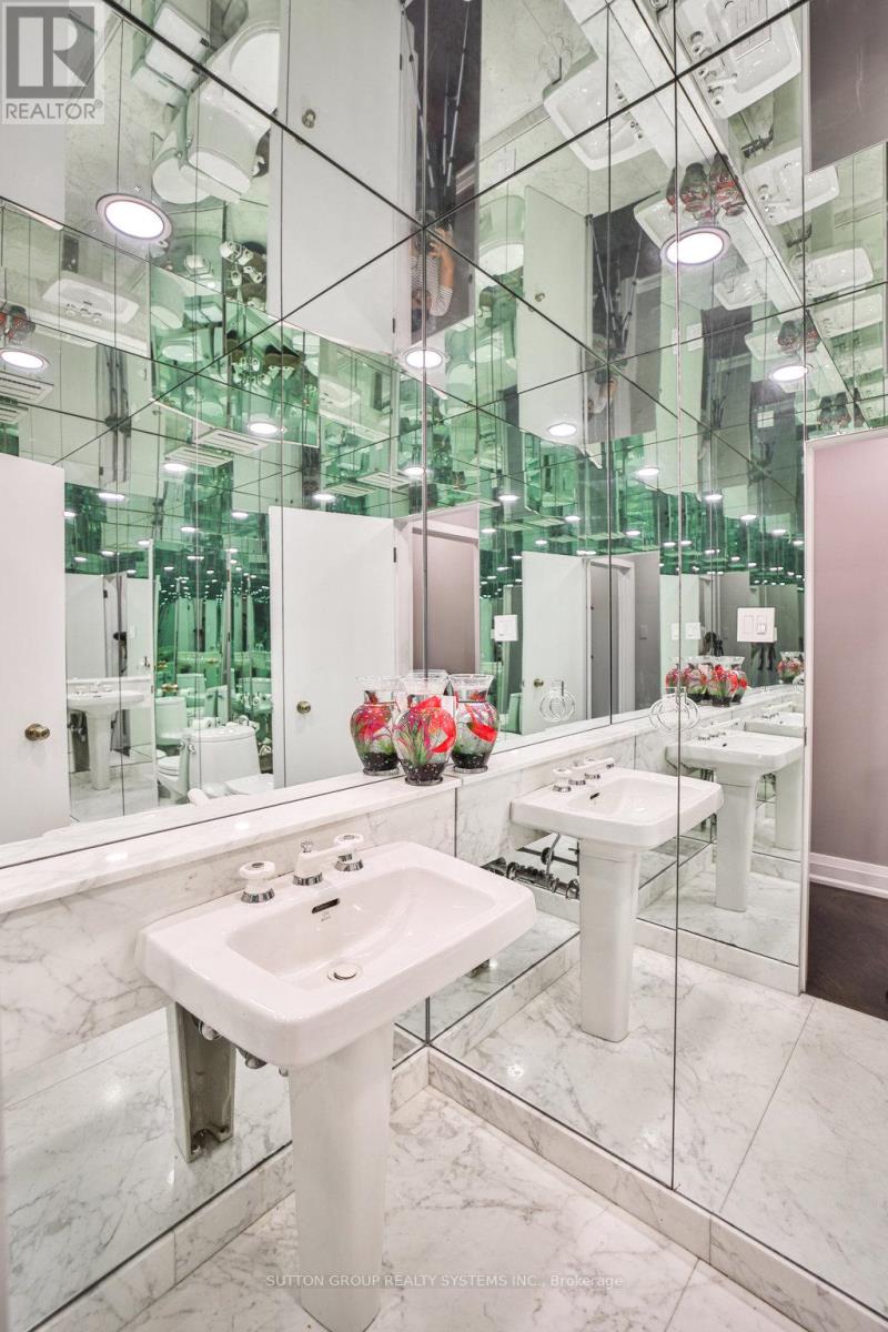 3 Twyford Court, Toronto, Ontario  M9A 1W7 - Photo 23 - W12962414