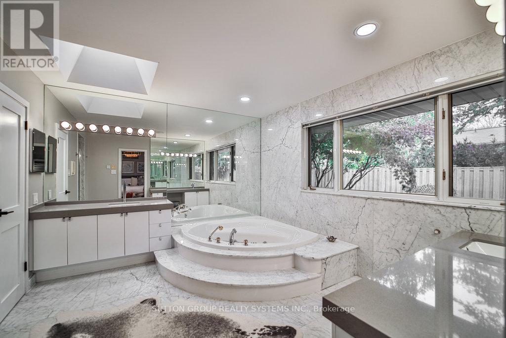 3 Twyford Court, Toronto, Ontario  M9A 1W7 - Photo 27 - W12962414