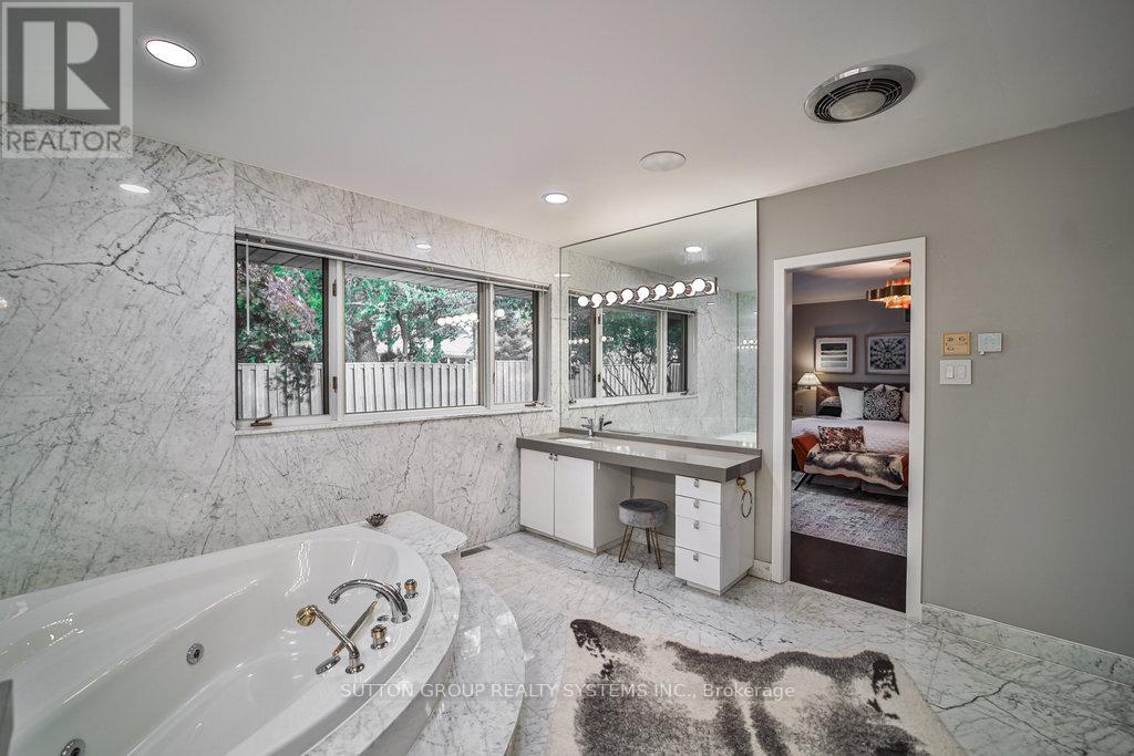 3 Twyford Court, Toronto, Ontario  M9A 1W7 - Photo 29 - W12962414