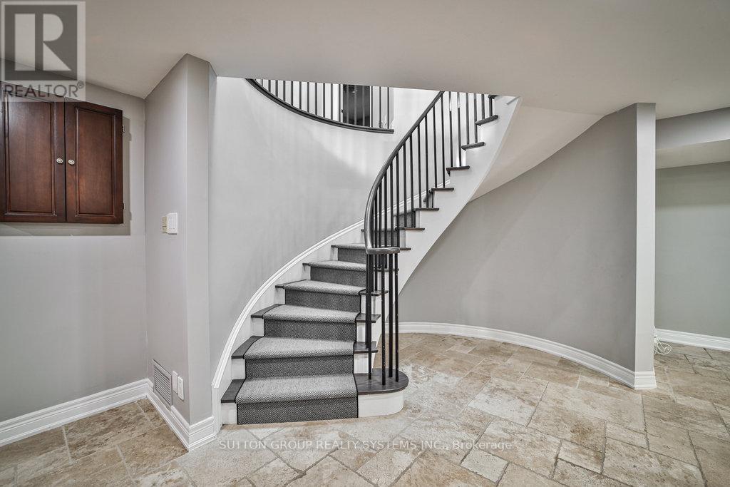 3 Twyford Court, Toronto, Ontario  M9A 1W7 - Photo 31 - W12962414