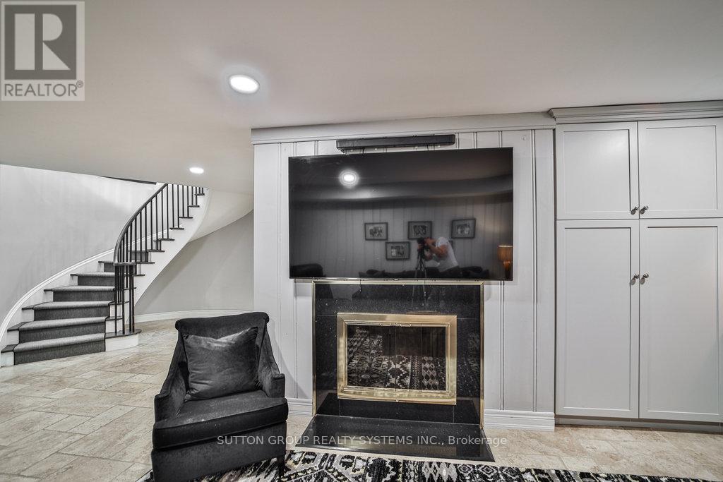 3 Twyford Court, Toronto, Ontario  M9A 1W7 - Photo 33 - W12962414