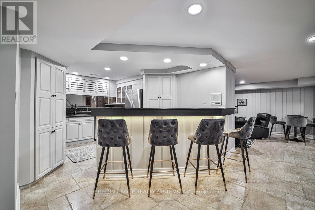 3 Twyford Court, Toronto, Ontario  M9A 1W7 - Photo 34 - W12962414