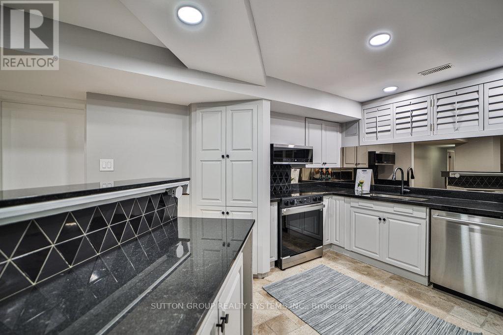 3 Twyford Court, Toronto, Ontario  M9A 1W7 - Photo 36 - W12962414