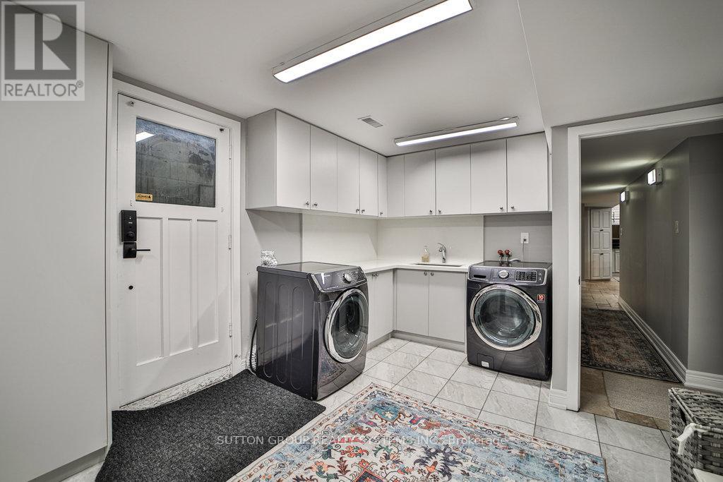 3 Twyford Court, Toronto, Ontario  M9A 1W7 - Photo 37 - W12962414