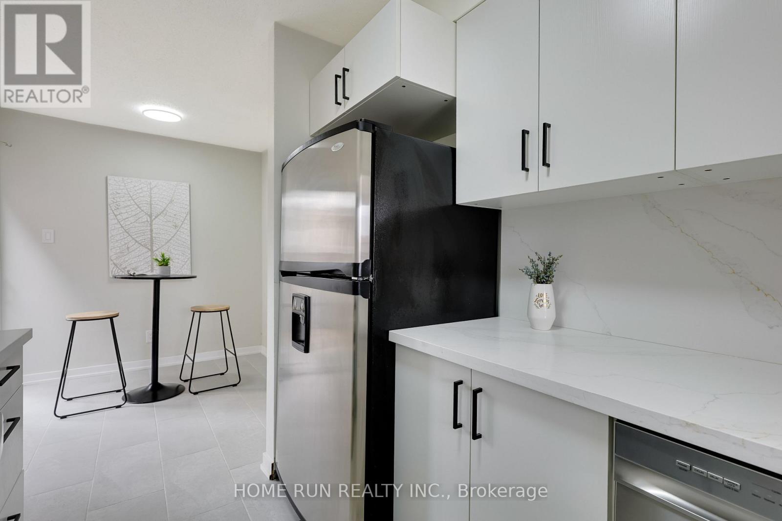 16 Sovereign Avenue, Ottawa, Ontario  K2G 4Y1 - Photo 19 - X12962250