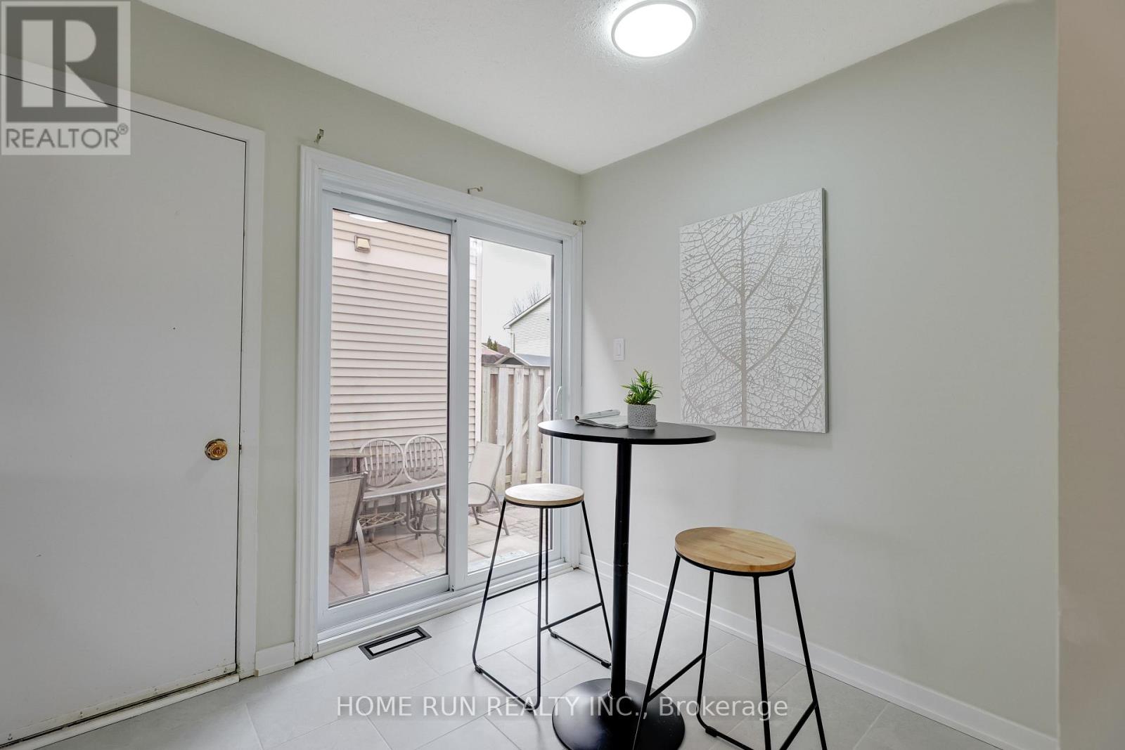 16 Sovereign Avenue, Ottawa, Ontario  K2G 4Y1 - Photo 15 - X12962250