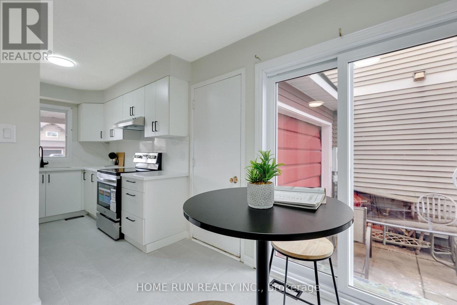 16 Sovereign Avenue, Ottawa, Ontario  K2G 4Y1 - Photo 20 - X12962250