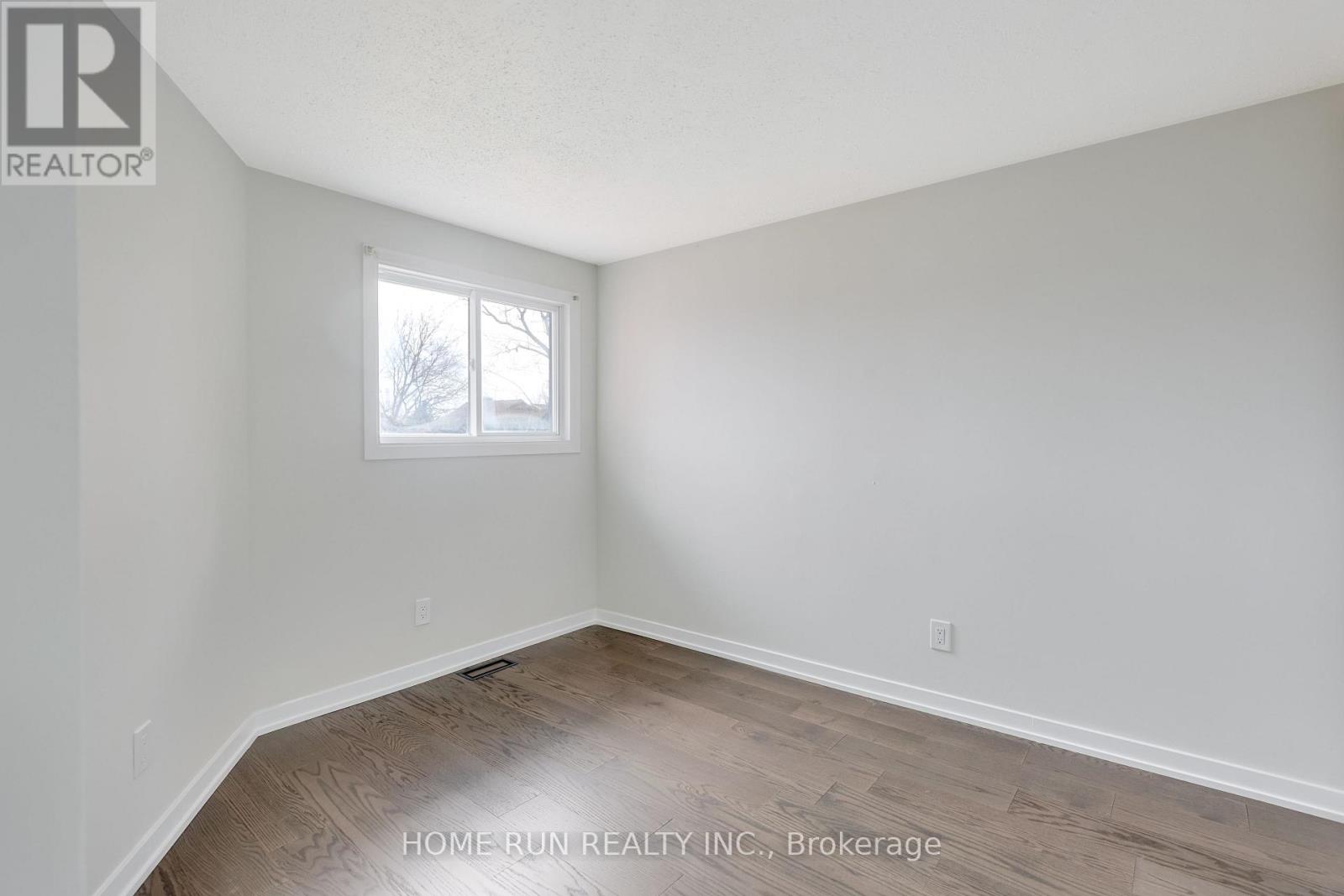 16 Sovereign Avenue, Ottawa, Ontario  K2G 4Y1 - Photo 27 - X12962250