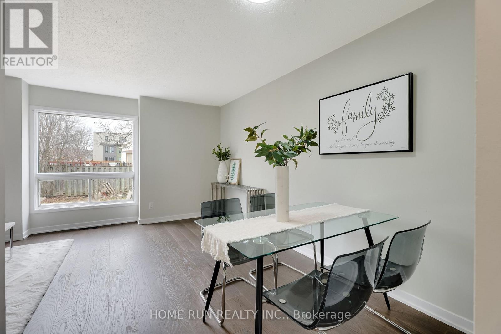 16 Sovereign Avenue, Ottawa, Ontario  K2G 4Y1 - Photo 7 - X12962250