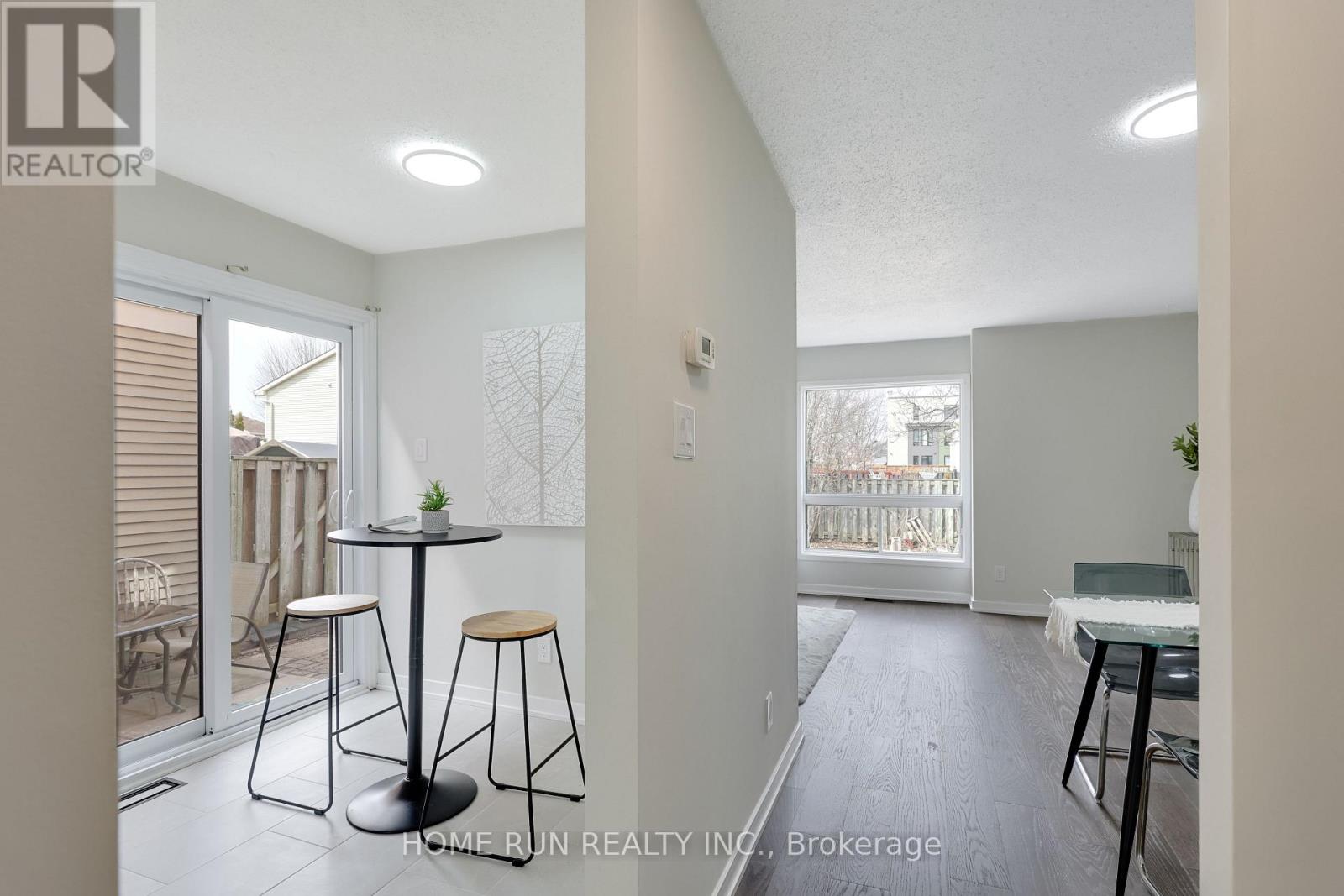 16 Sovereign Avenue, Ottawa, Ontario  K2G 4Y1 - Photo 6 - X12962250