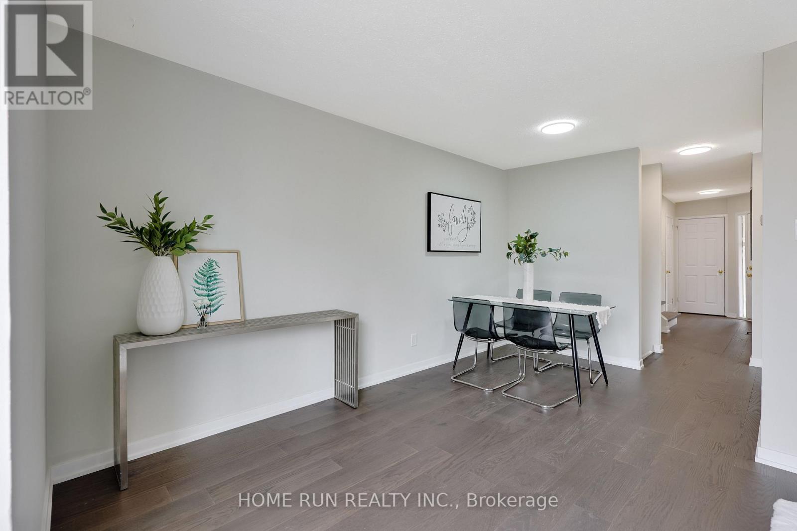 16 Sovereign Avenue, Ottawa, Ontario  K2G 4Y1 - Photo 8 - X12962250