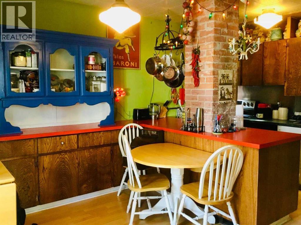 938 5a Street NW, Calgary, Alberta  T2N 1R6 - Photo 12 - A2291345