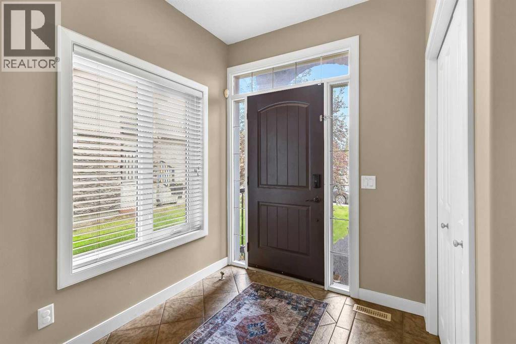 84 Sherwood Rise Nw, Calgary, Alberta  T3R 1P5 - Photo 4 - A2296325