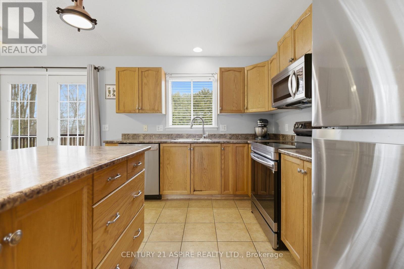 27 Bayshore Drive, Petawawa, Ontario  K8H 3R7 - Photo 16 - X12962426