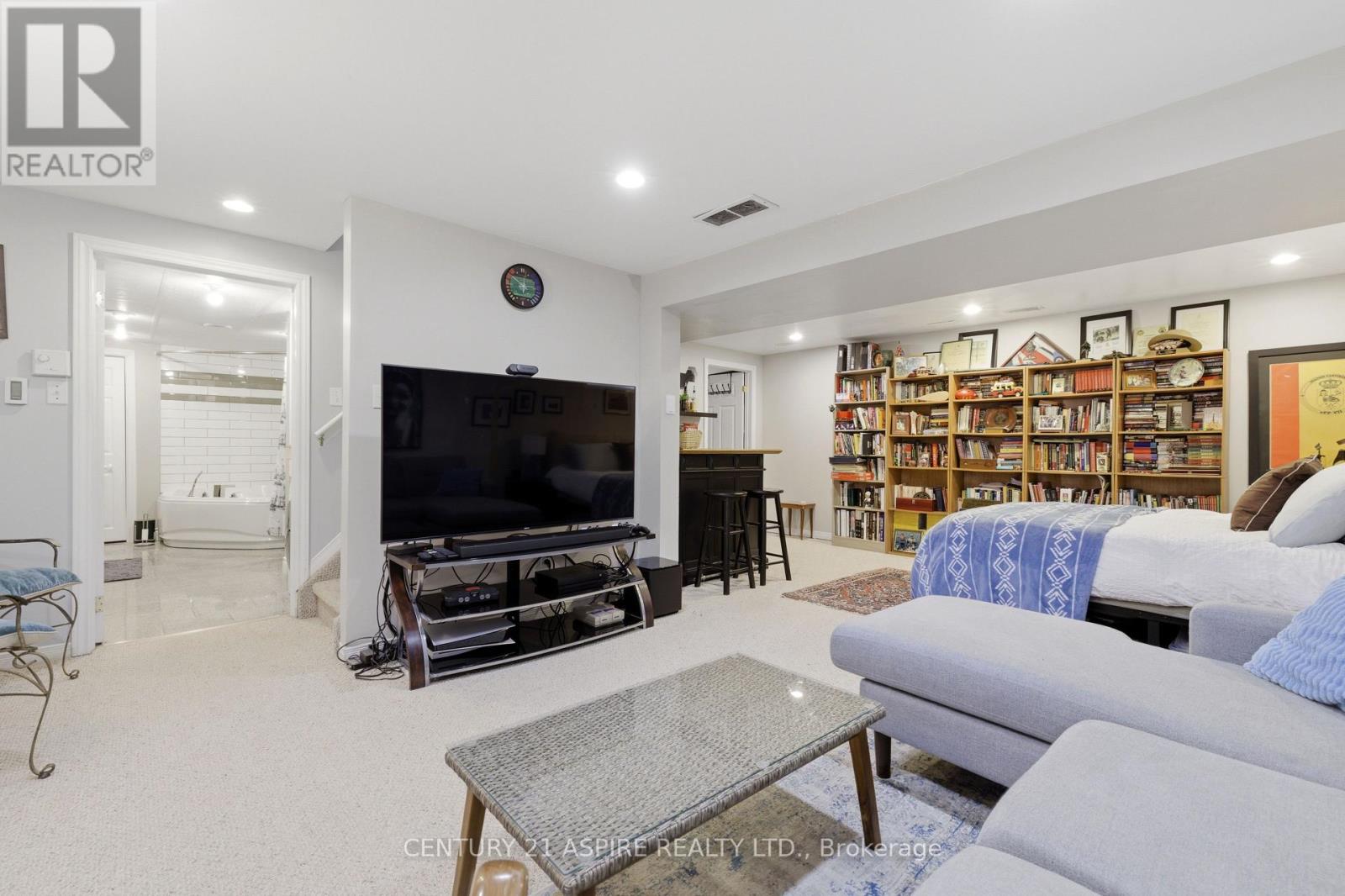 27 Bayshore Drive, Petawawa, Ontario  K8H 3R7 - Photo 31 - X12962426