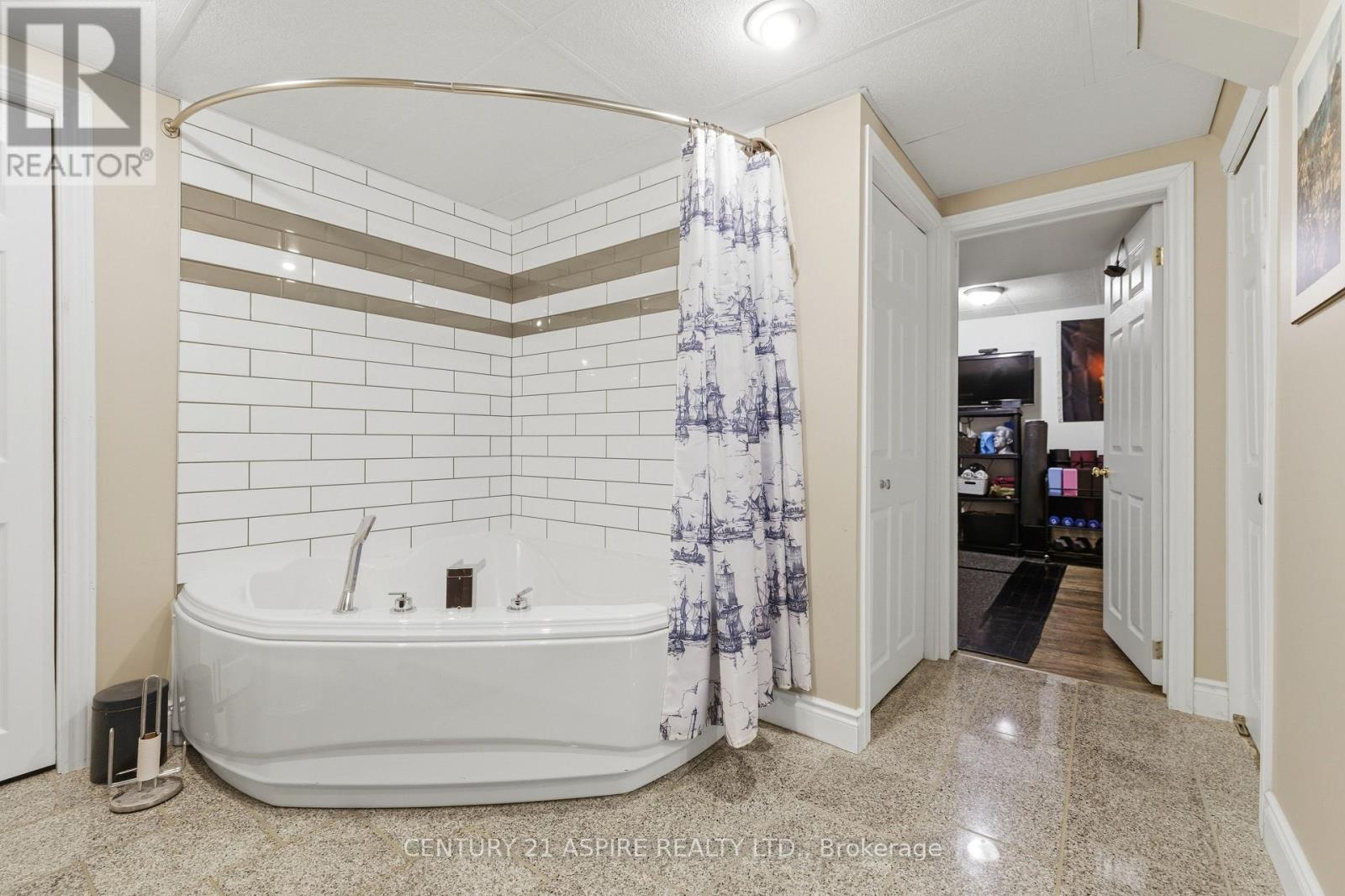 27 Bayshore Drive, Petawawa, Ontario  K8H 3R7 - Photo 39 - X12962426