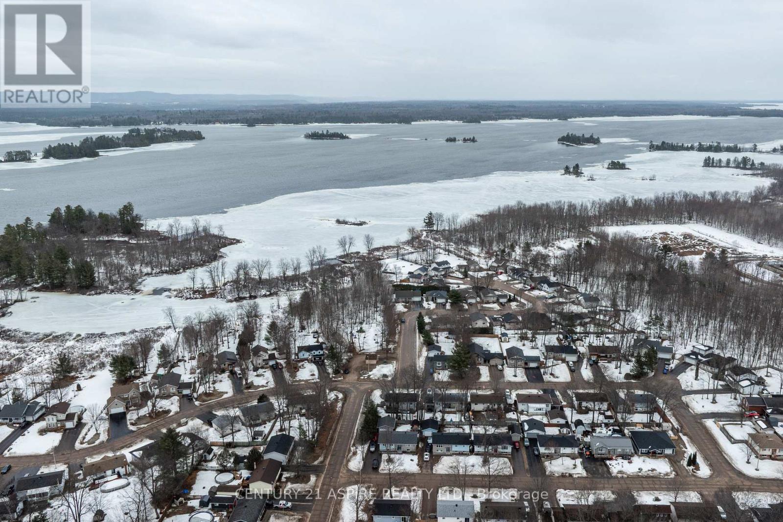 27 Bayshore Drive, Petawawa, Ontario  K8H 3R7 - Photo 49 - X12962426