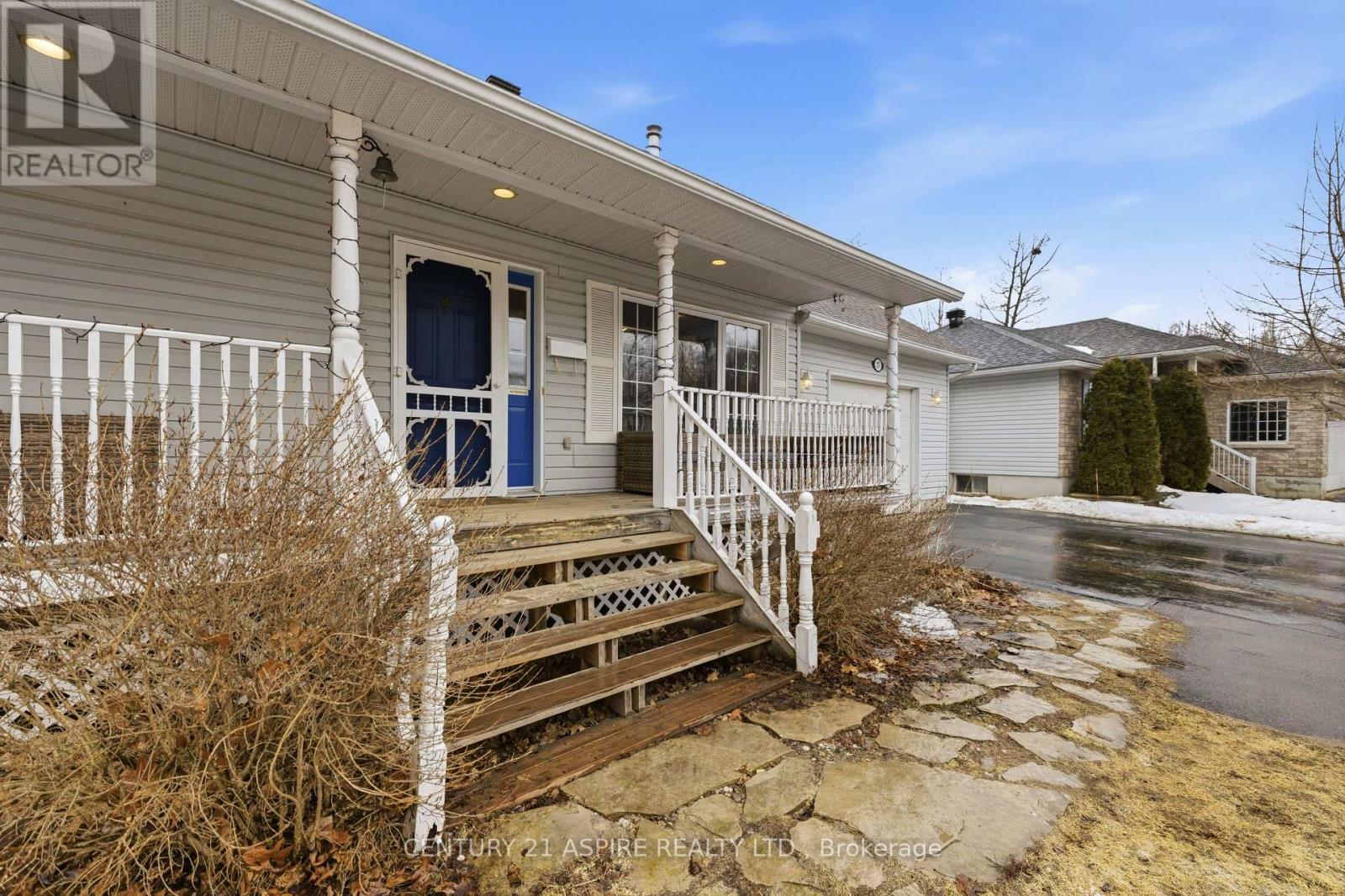 27 Bayshore Drive, Petawawa, Ontario  K8H 3R7 - Photo 5 - X12962426