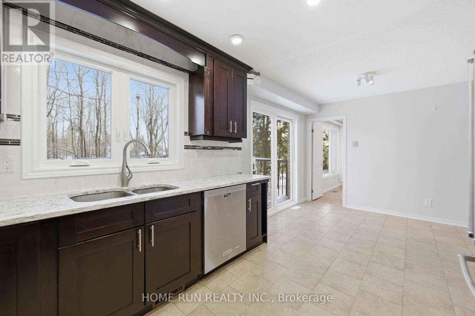 35 Weslock Way, Ottawa, Ontario  K2K 2K3 - Photo 22 - X12962466