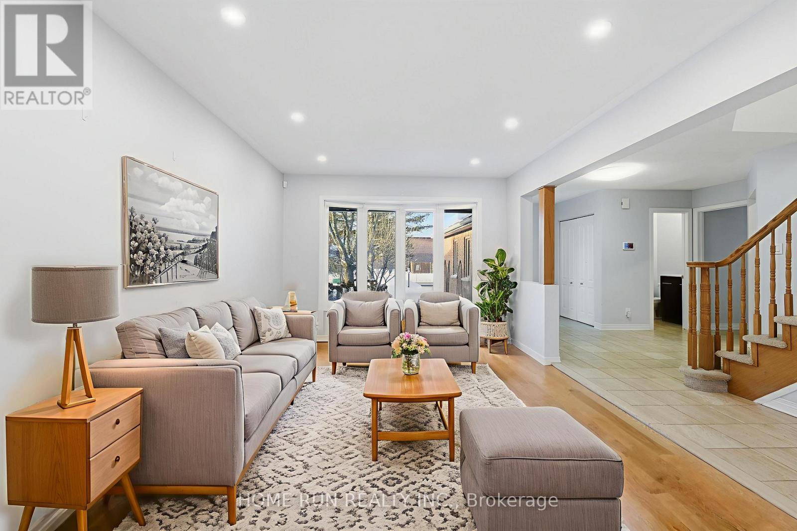 35 Weslock Way, Ottawa, Ontario  K2K 2K3 - Photo 7 - X12962466