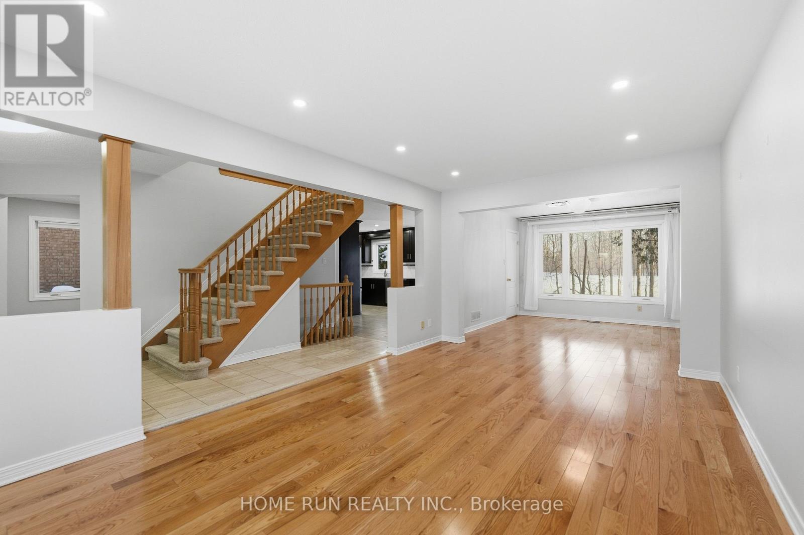 35 Weslock Way, Ottawa, Ontario  K2K 2K3 - Photo 8 - X12962466