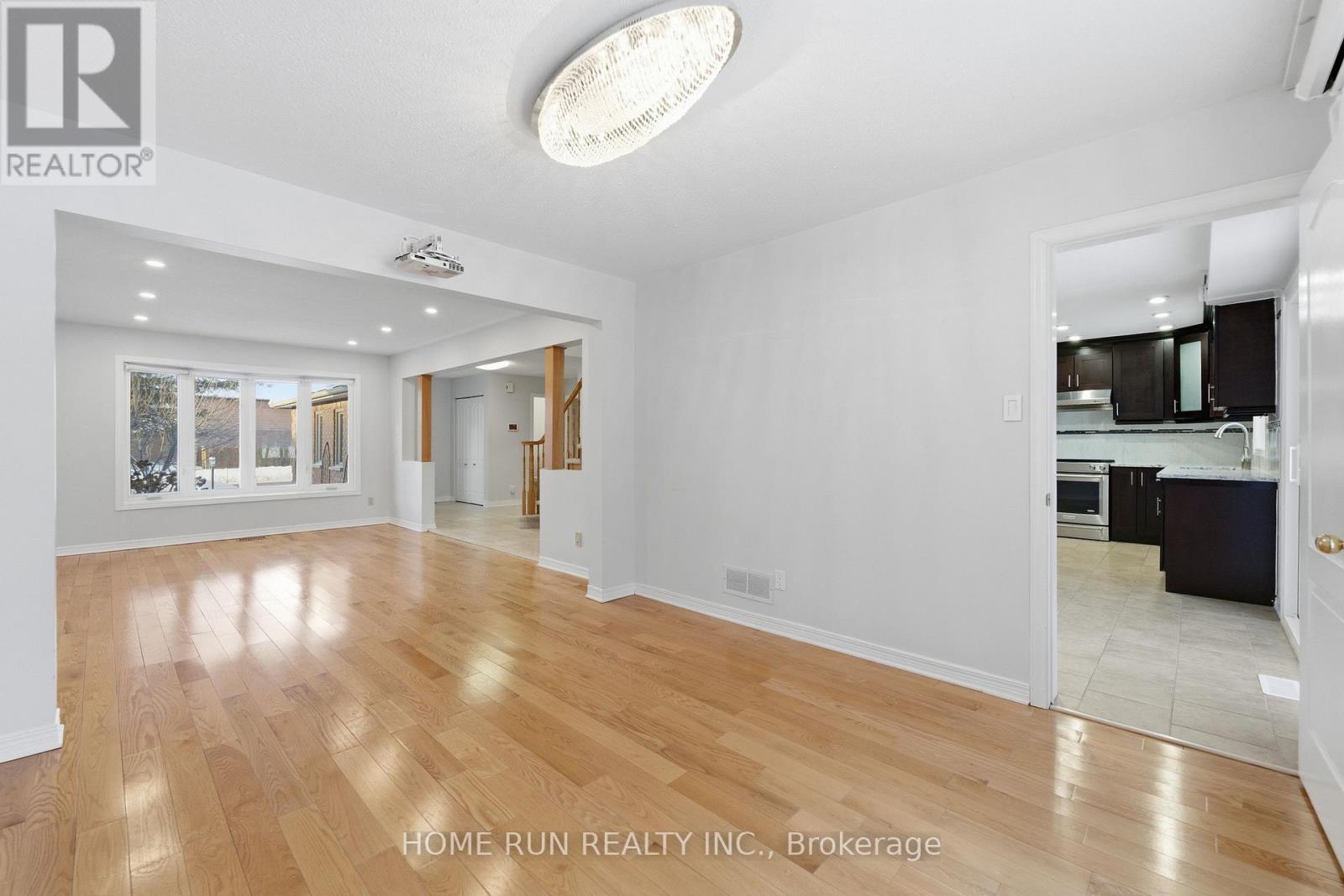 35 Weslock Way, Ottawa, Ontario  K2K 2K3 - Photo 9 - X12962466