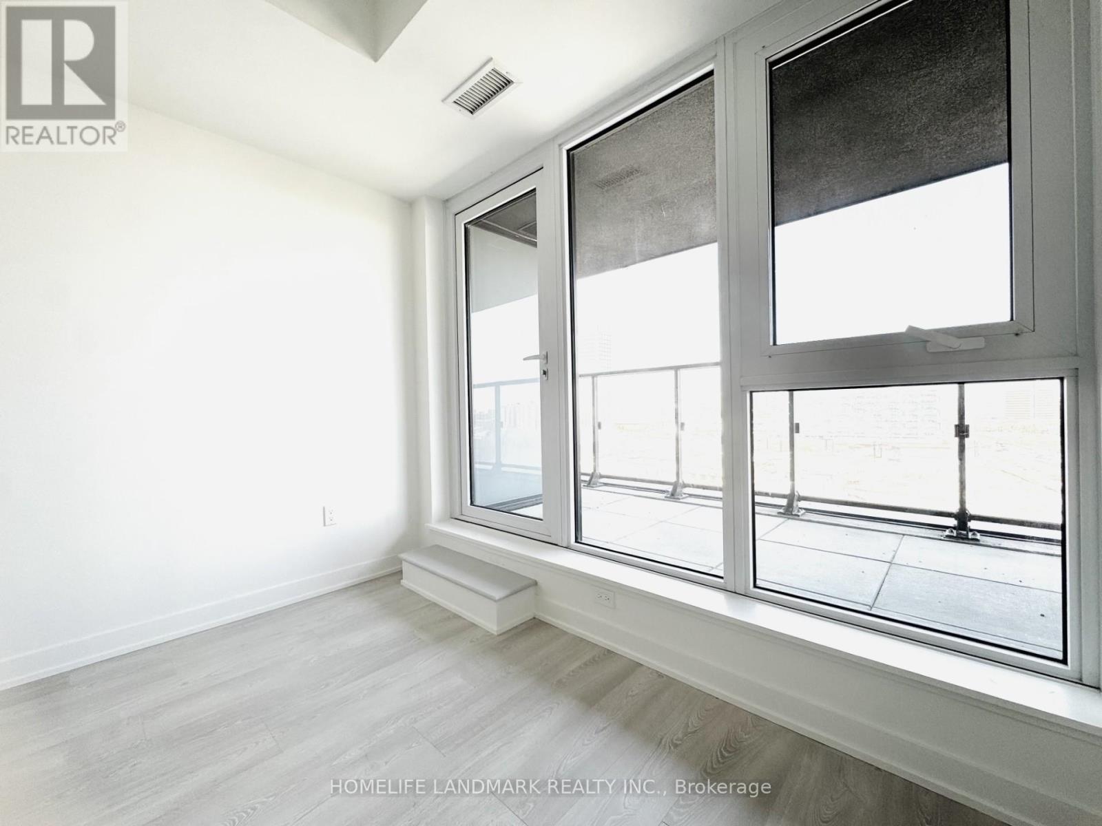 1108 - 5 Quarrington Lane, Toronto, Ontario  M3C 0S5 - Photo 10 - C12942396