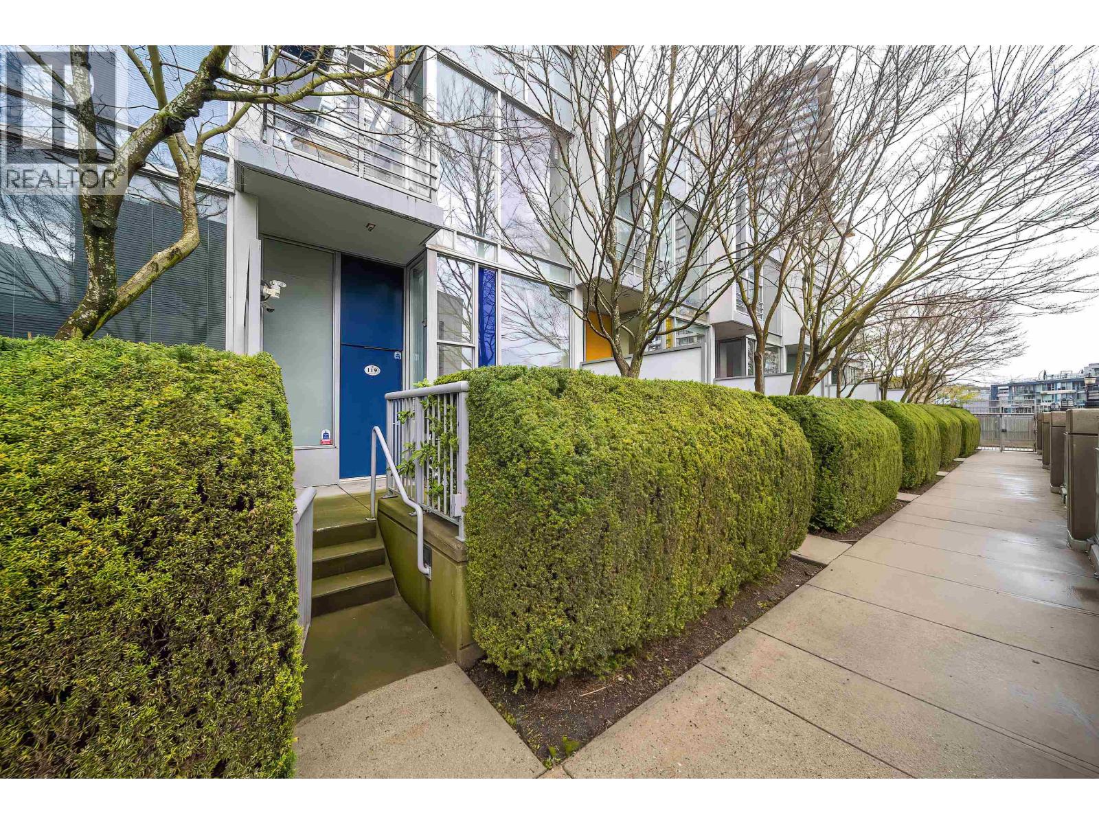 119 REGIMENT SQUARE, Vancouver, British Columbia