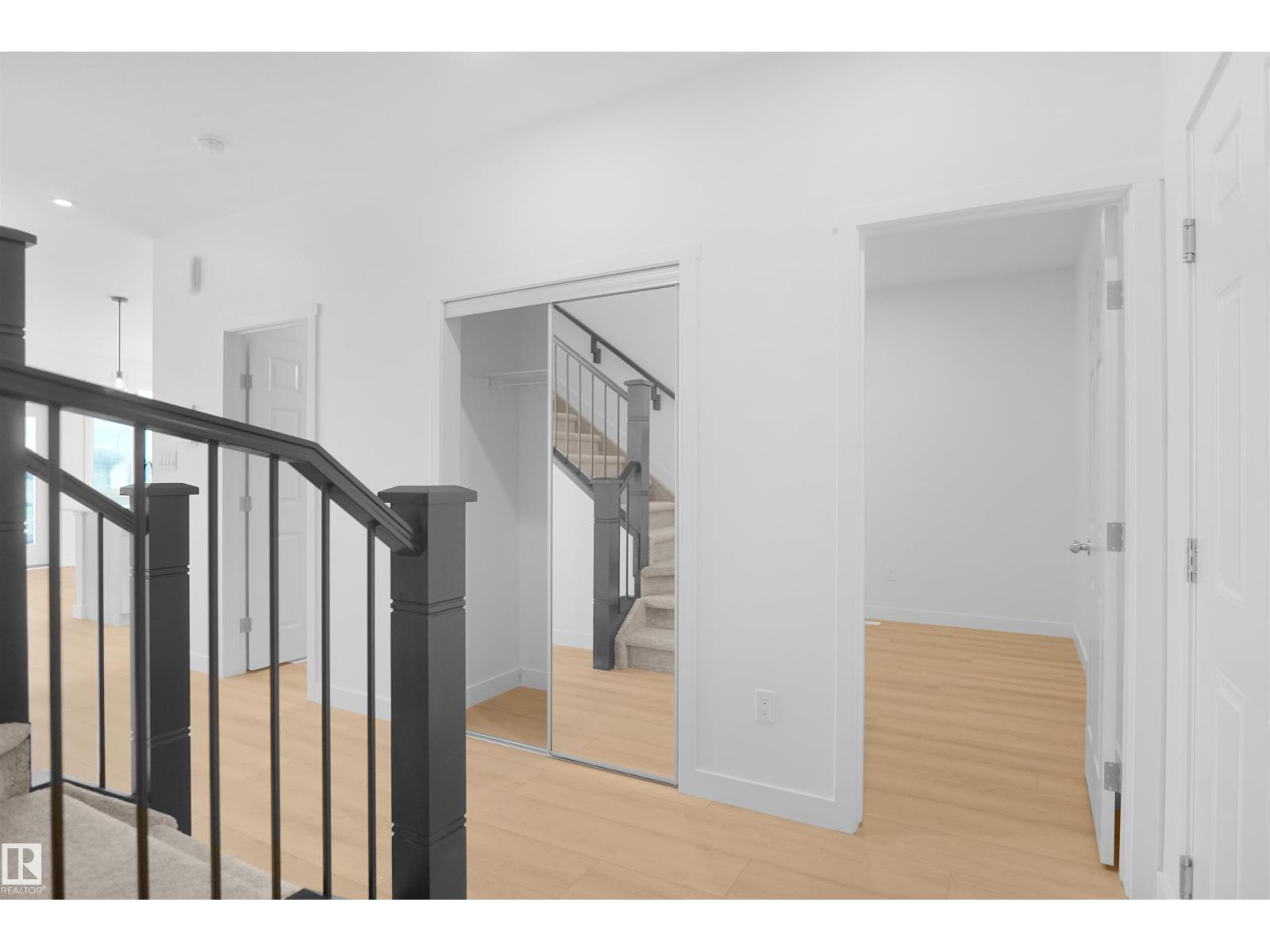 7243 182 Av Nw, Edmonton, Alberta  T5Y 4B7 - Photo 3 - E4480838