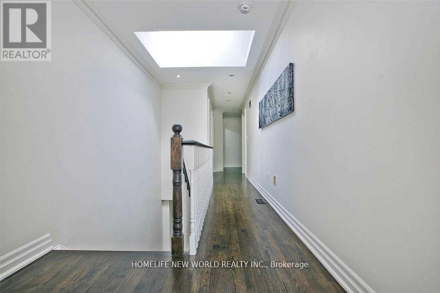 7 Roslin Avenue, Toronto, Ontario  M4N 1Y8 - Photo 15 - C12962416