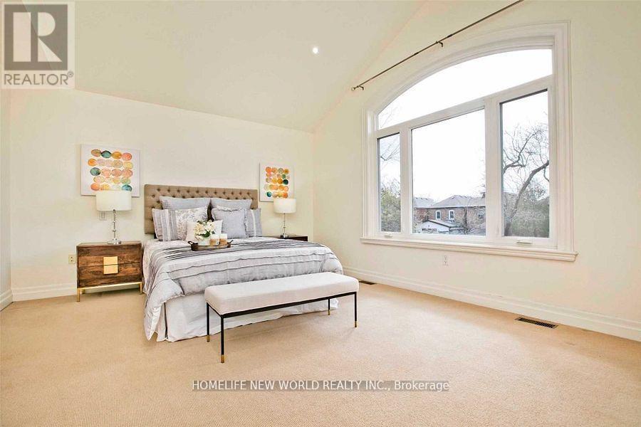 7 Roslin Avenue, Toronto, Ontario  M4N 1Y8 - Photo 17 - C12962416