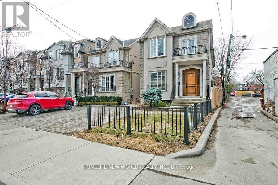 7 Roslin Avenue, Toronto, Ontario  M4N 1Y8 - Photo 2 - C12962416