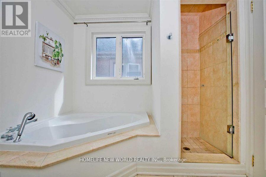 7 Roslin Avenue, Toronto, Ontario  M4N 1Y8 - Photo 20 - C12962416