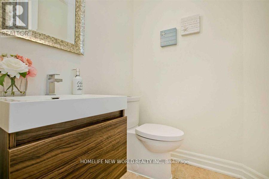 7 Roslin Avenue, Toronto, Ontario  M4N 1Y8 - Photo 21 - C12962416