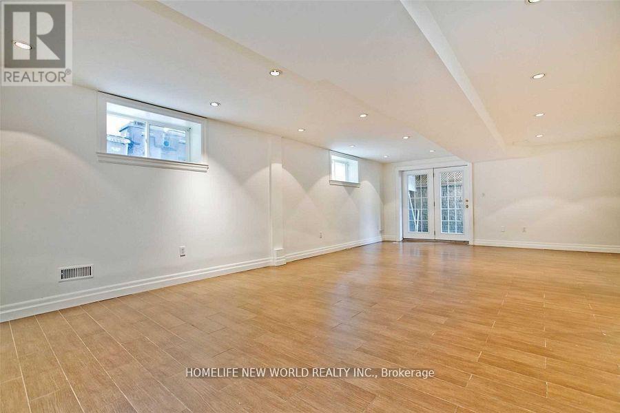 7 Roslin Avenue, Toronto, Ontario  M4N 1Y8 - Photo 23 - C12962416