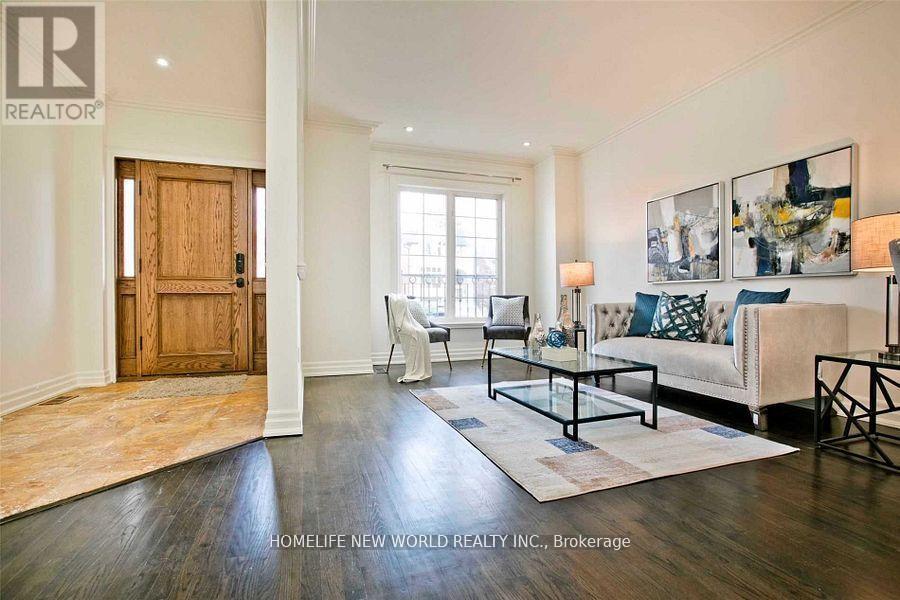 7 Roslin Avenue, Toronto, Ontario  M4N 1Y8 - Photo 3 - C12962416