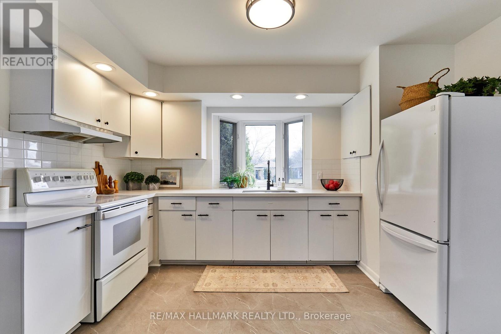 194 Sloane Avenue, Toronto, Ontario  M4A 2C6 - Photo 10 - C12962442