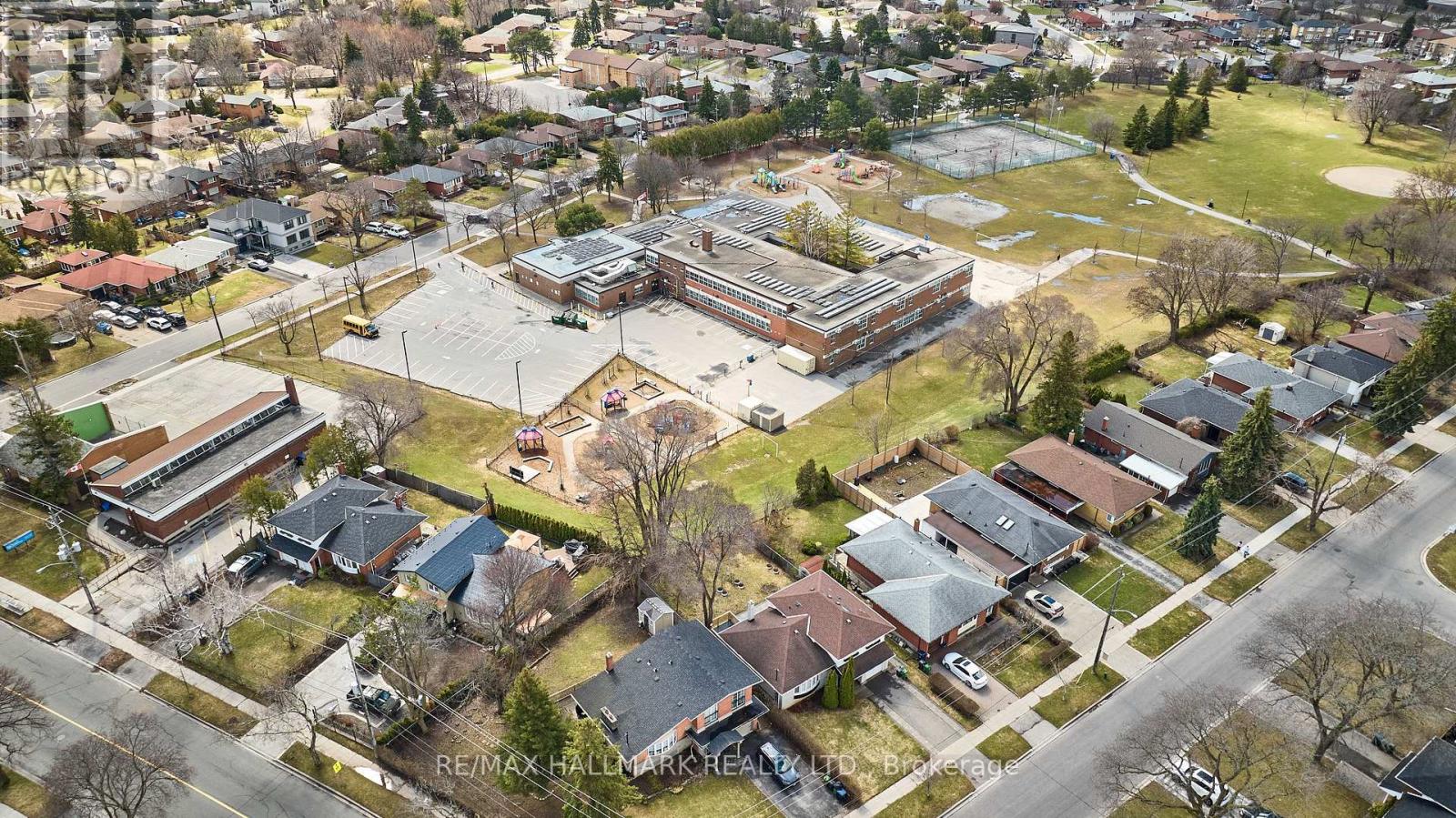 194 Sloane Avenue, Toronto, Ontario  M4A 2C6 - Photo 37 - C12962442