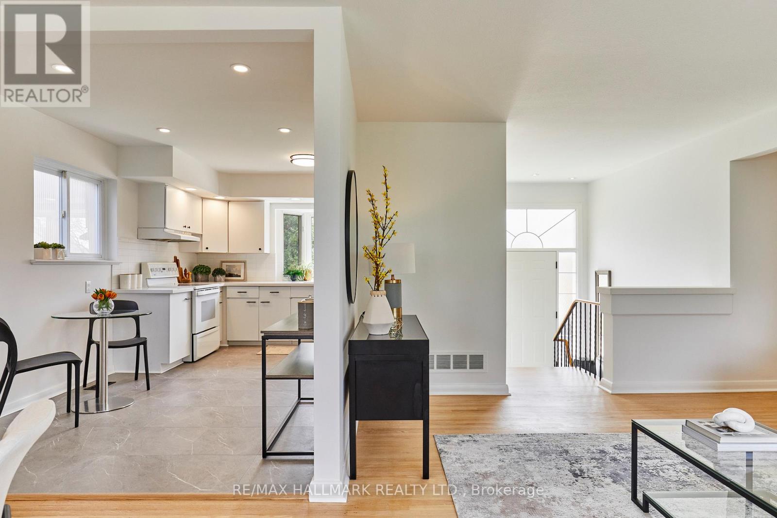 194 Sloane Avenue, Toronto, Ontario  M4A 2C6 - Photo 6 - C12962442