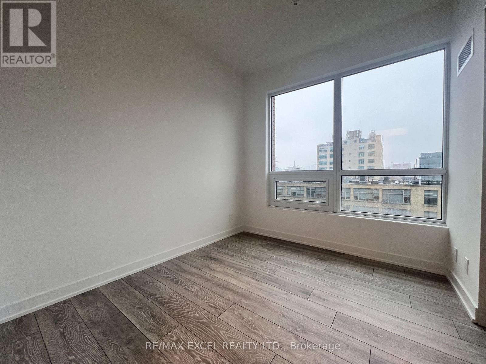 921 - 108 Peter Street, Toronto, Ontario  M5V 2G7 - Photo 2 - C12962470